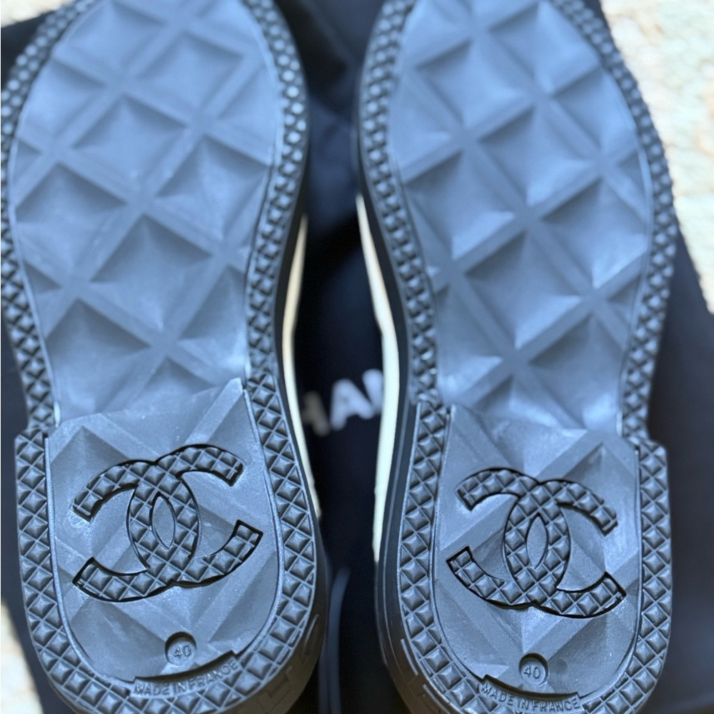 CHANEL Wellington Boots black/white - Picture 14 of 14